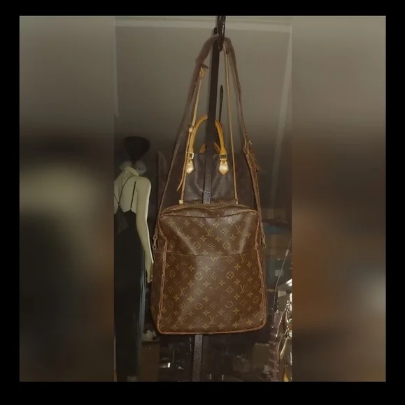 Louis Vuitton Messenger Bag LV Monogram Crossbody Bag LV Messenger Bag Authentic
